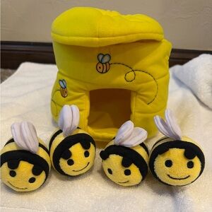 Lakeshore Sensory Learning 5pc Playset - Plush Beehive with 5 bumblebees